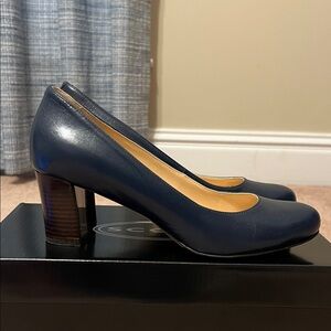 Cole Haan Almond Toe Pump - Navy - size 7
